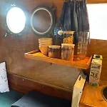 ספינת מלון The Boat