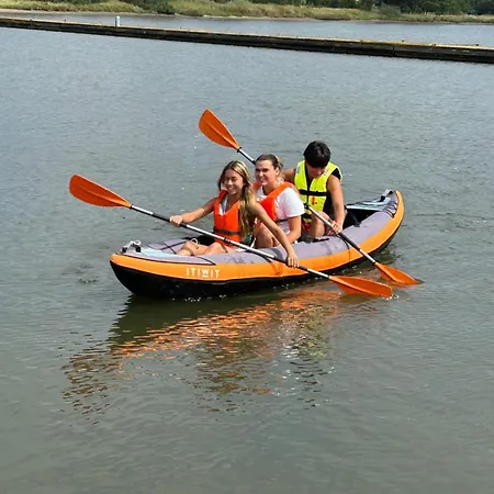 The Boat Úszó hotel *