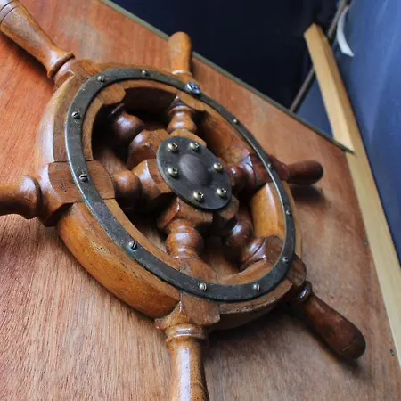 The Boat Овар