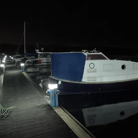 The Boat Hotel na wodzie *