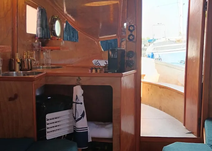 The Boat 船上ホテル *