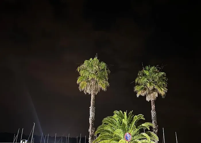 船上ホテル The Boat *