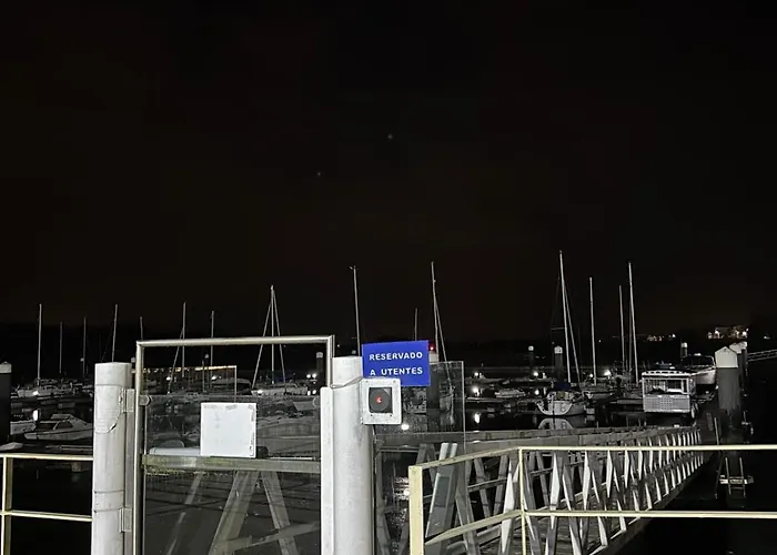 船上ホテル The Boat