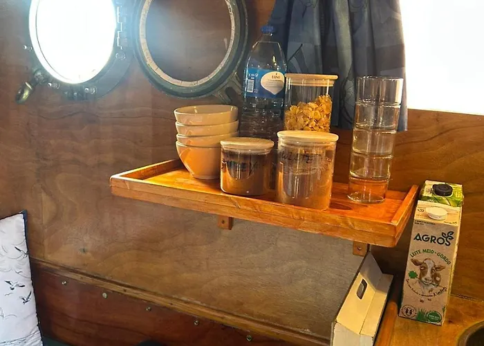 船上ホテル The Boat