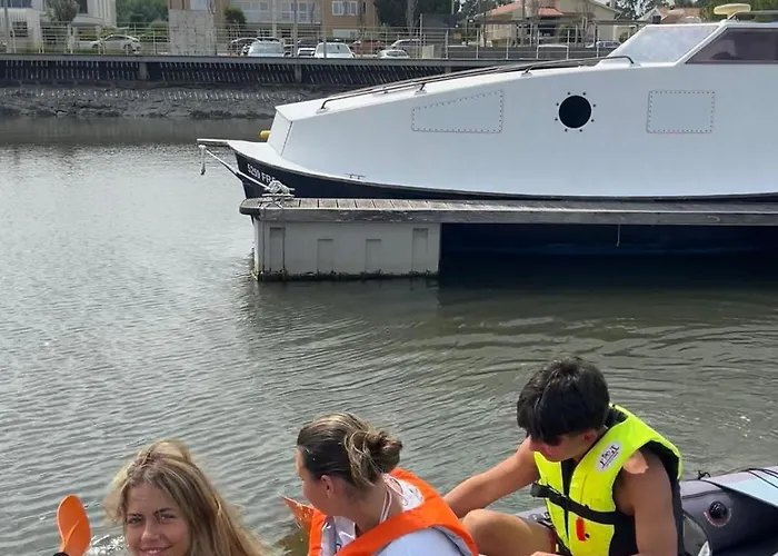 船上ホテル The Boat *