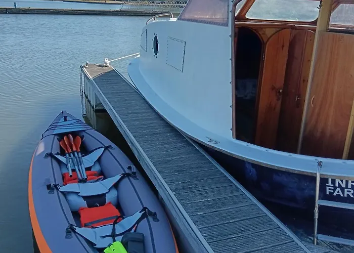 船上ホテル The Boat